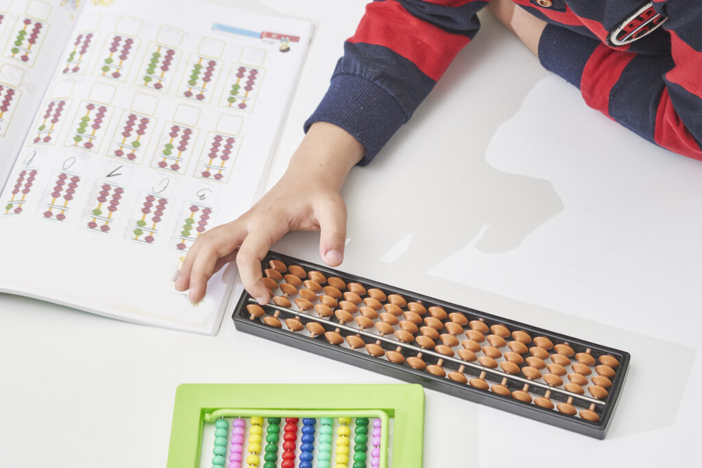 書法、珠算才藝班為何仍夯？過來人曝關鍵：安靜＋培養心性