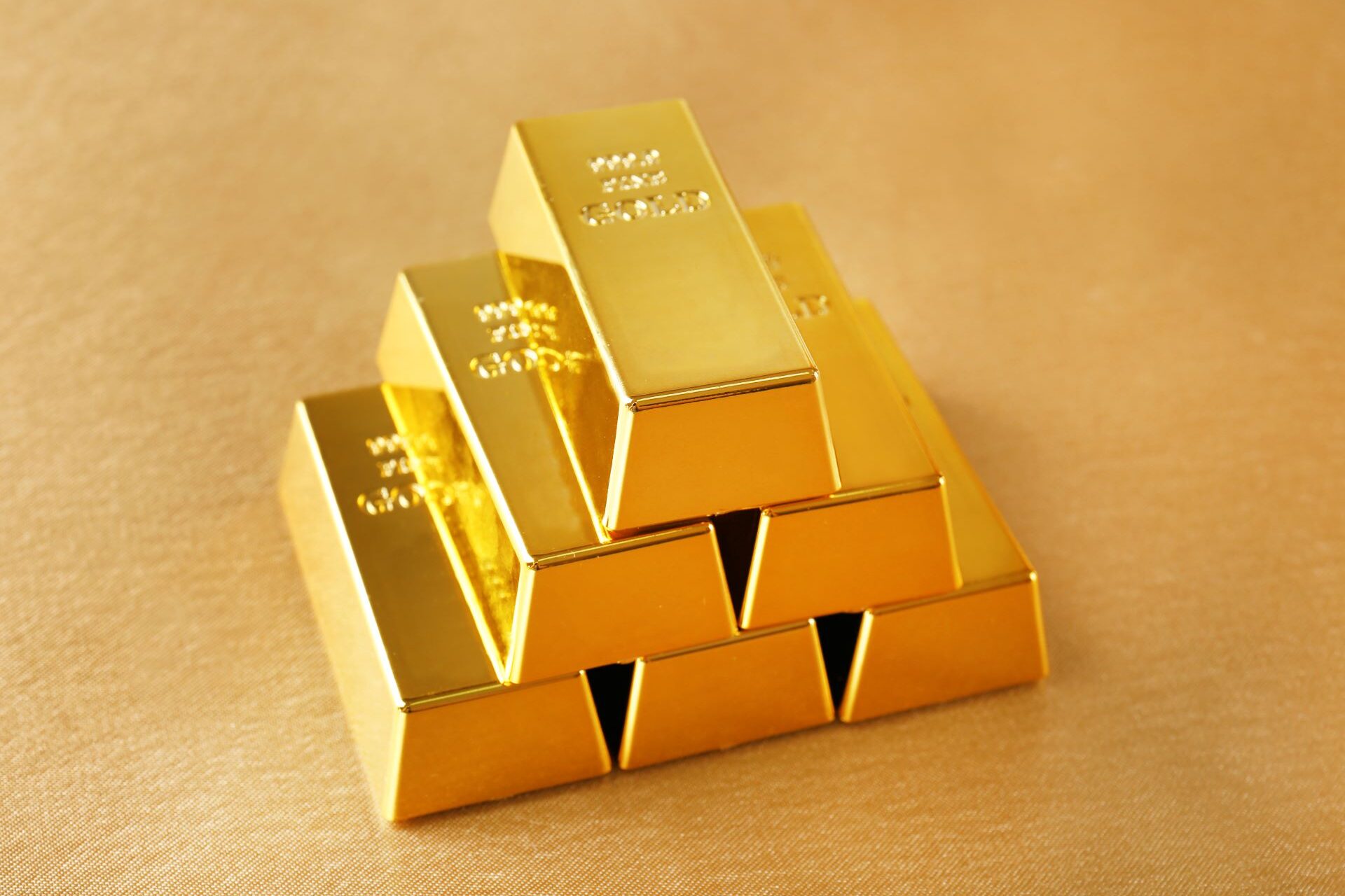 金礦股成資本市場黑馬！年漲65%，強壓黃金漲幅