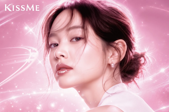 圖說:「KISSME 4D嘟嘟唇蜜」含有90 美容液成分,越擦越水潤、越疊越亮,輕鬆嘟出4D立體光澤。(資料來源:台灣奇士美)